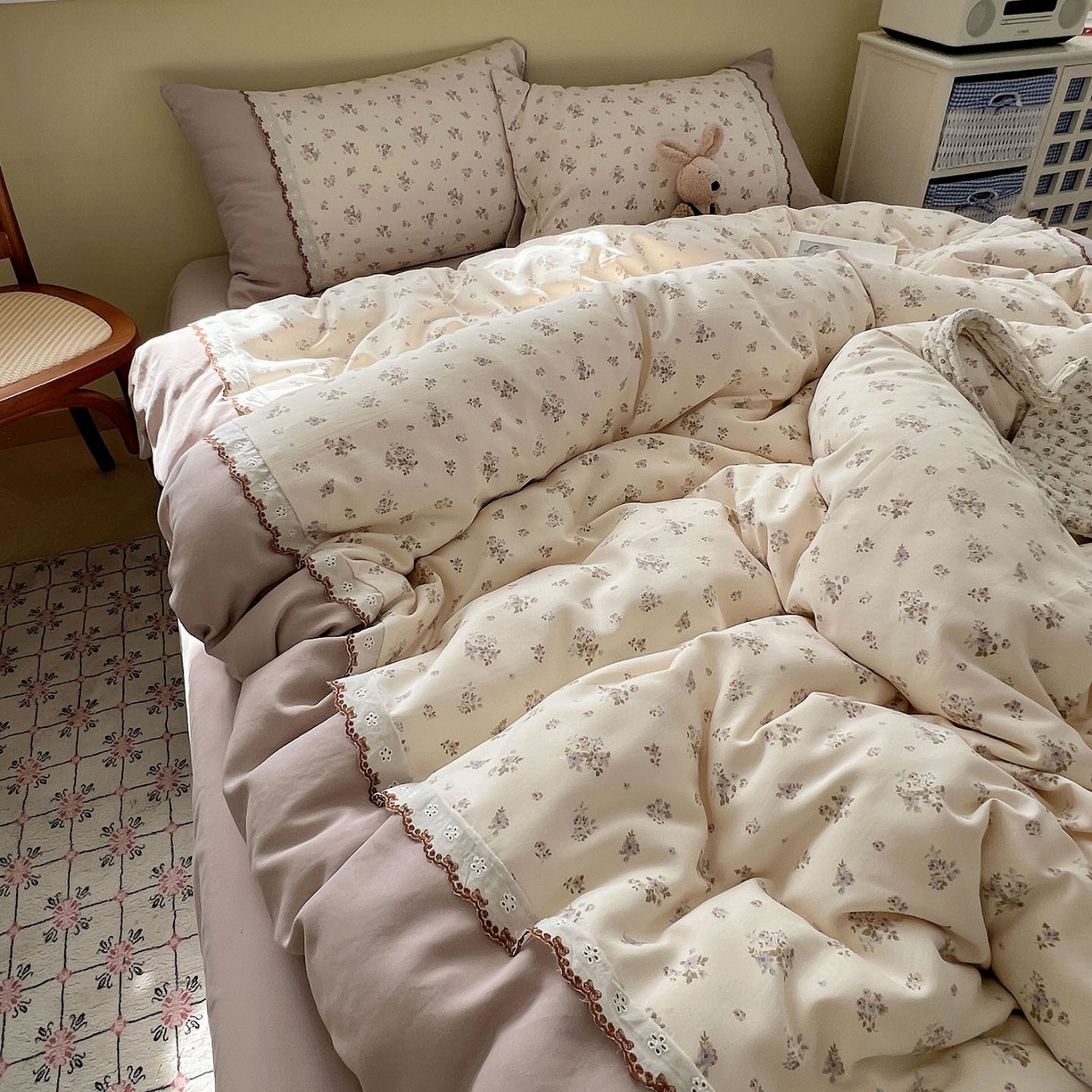 91家纺网 家纺一手货源 找家纺 优选 2025秋冬新品韩国小清新有氧提花人字纹双层纱全棉蕾丝花边加厚四件套 栀子花信-小花边