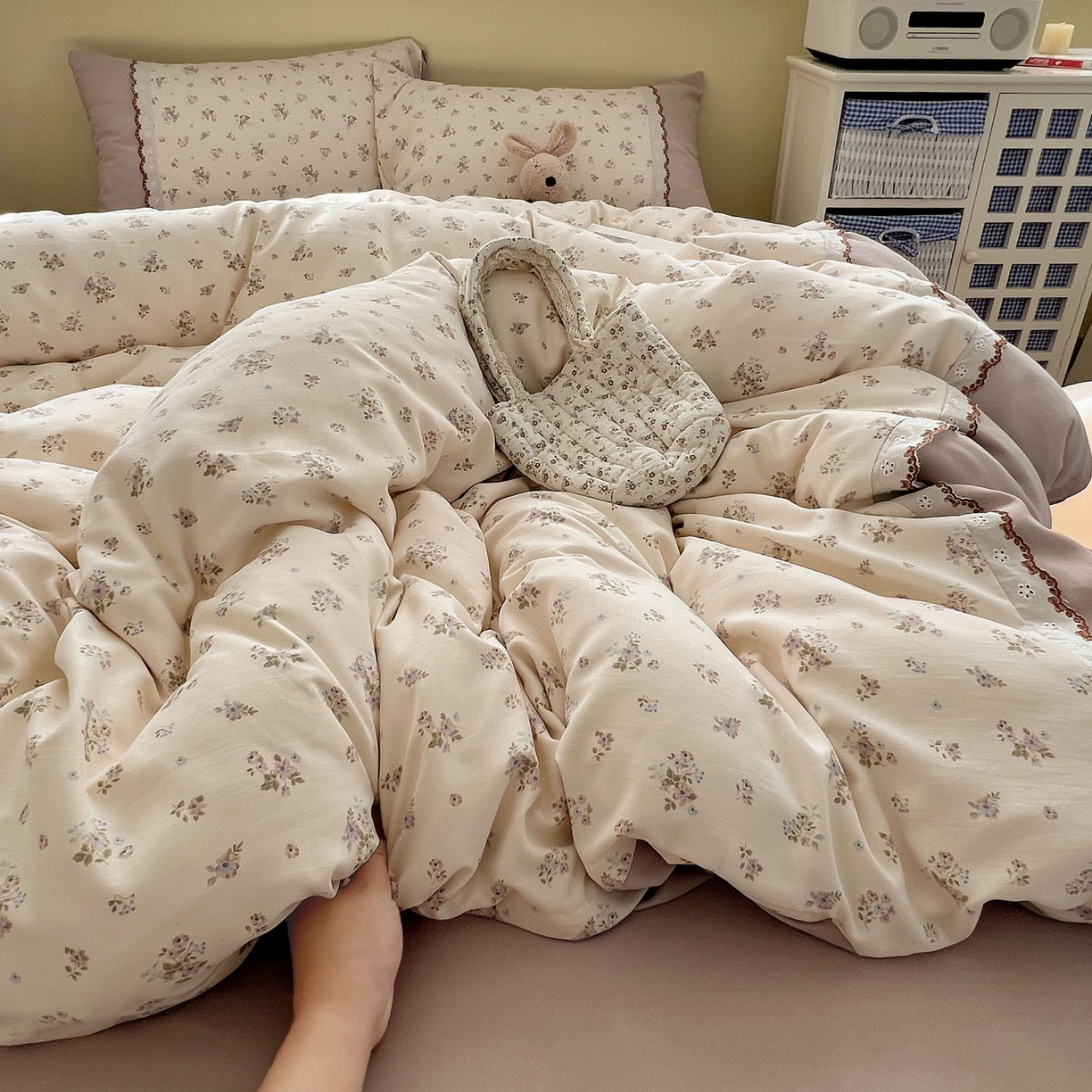 91家纺网 家纺一手货源 找家纺 优选 2025秋冬新品韩国小清新有氧提花人字纹双层纱全棉蕾丝花边加厚四件套 栀子花信-小花边