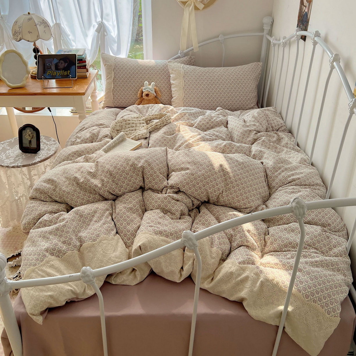 91家纺网 家纺一手货源 找家纺 优选 2025秋冬新品韩国小清新有氧提花人字纹双层纱全棉蕾丝花边加厚四件套 莫奈花园-大花边