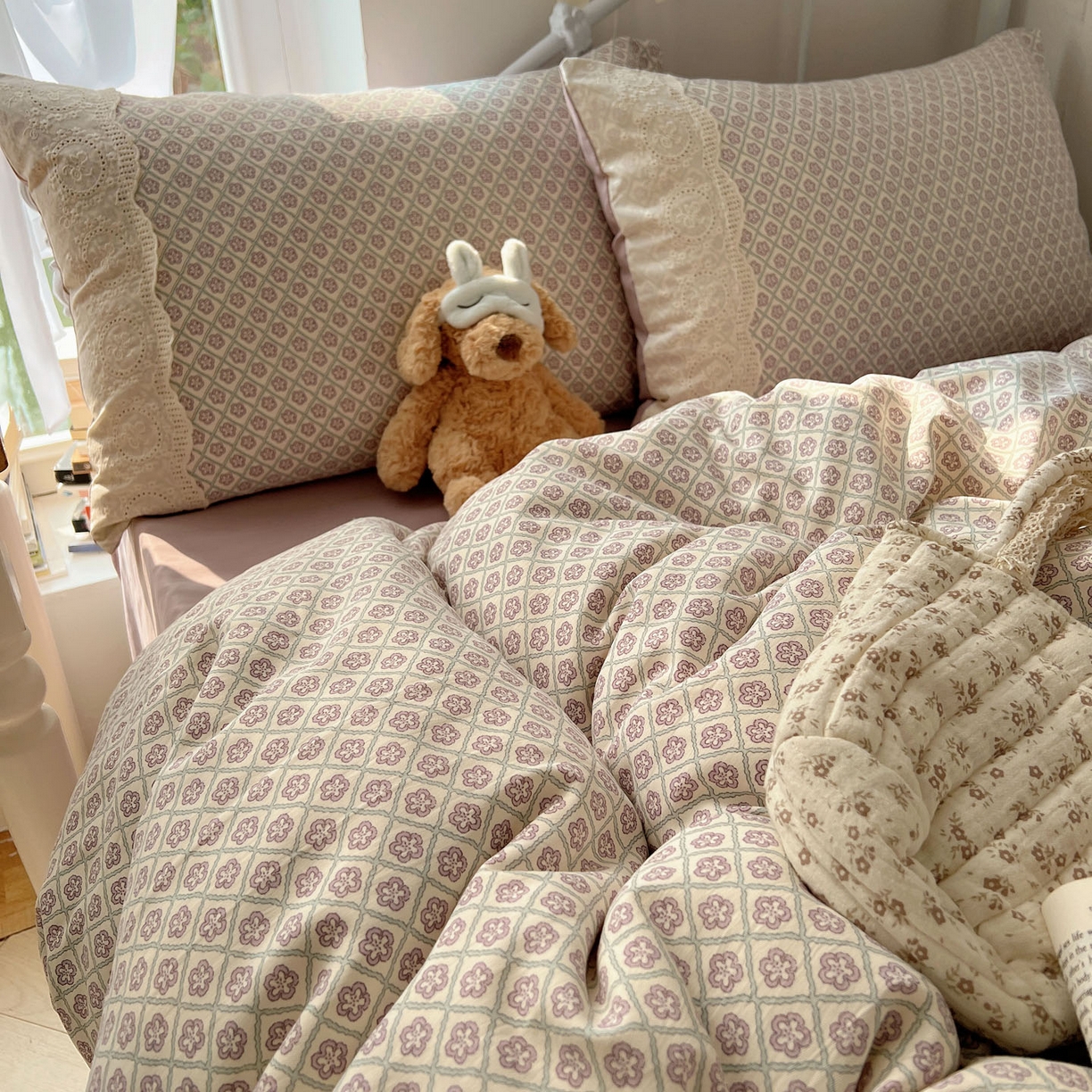 91家纺网 家纺一手货源 找家纺 优选 2025秋冬新品韩国小清新有氧提花人字纹双层纱全棉蕾丝花边加厚四件套 莫奈花园-大花边