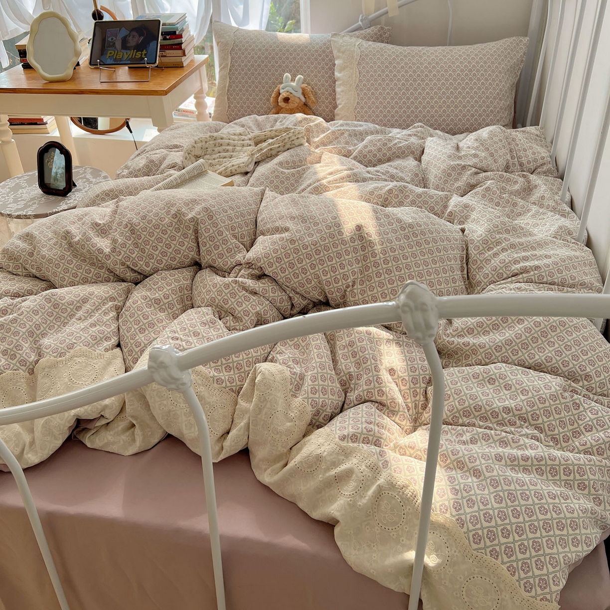 91家纺网 家纺一手货源 找家纺 优选 2025秋冬新品韩国小清新有氧提花人字纹双层纱全棉蕾丝花边加厚四件套 莫奈花园-大花边