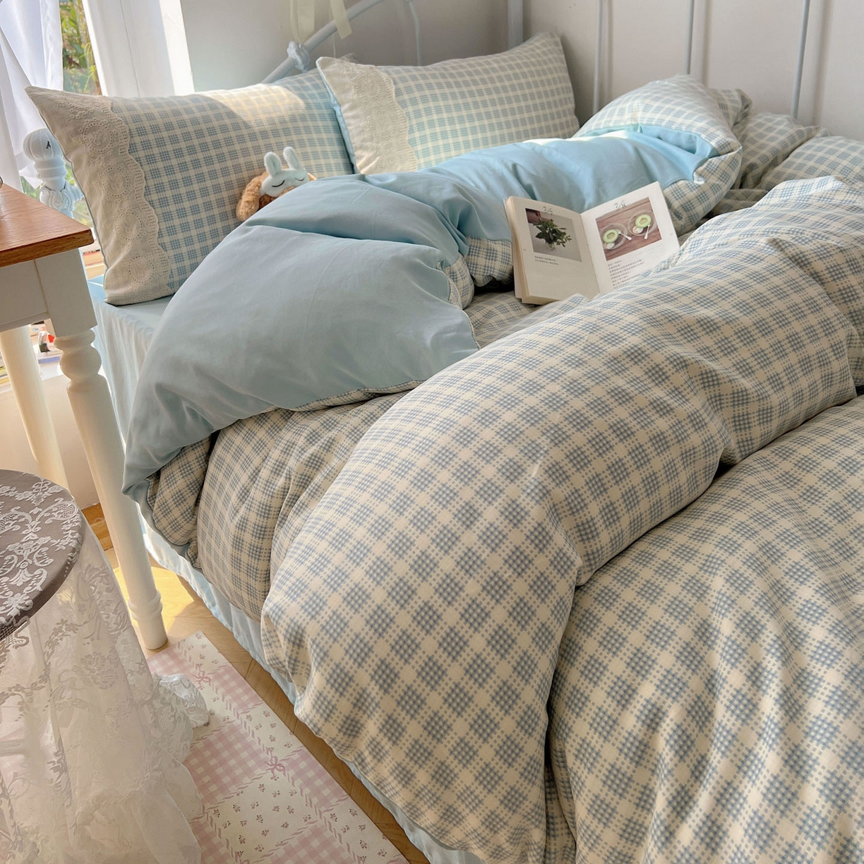 91家纺网 家纺一手货源 找家纺 优选 2025秋冬新品韩国小清新有氧提花人字纹双层纱全棉蕾丝花边加厚四件套 晚樱落海-大花边