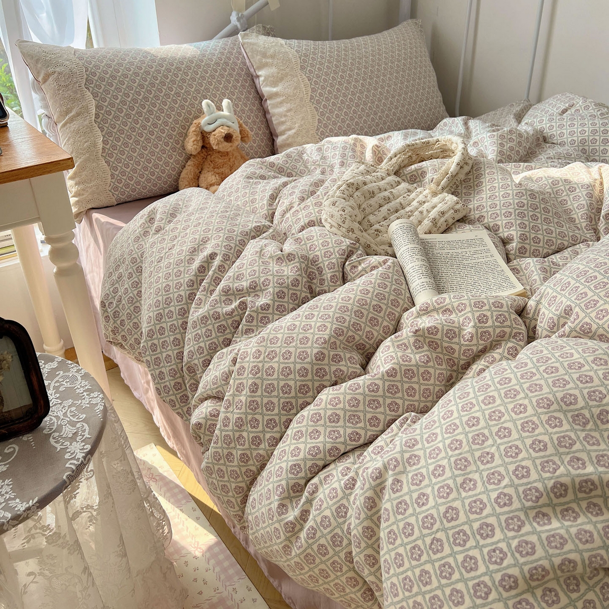 91家纺网 家纺一手货源 找家纺 优选 2025秋冬新品韩国小清新有氧提花人字纹双层纱全棉蕾丝花边加厚四件套 莫奈花园-大花边