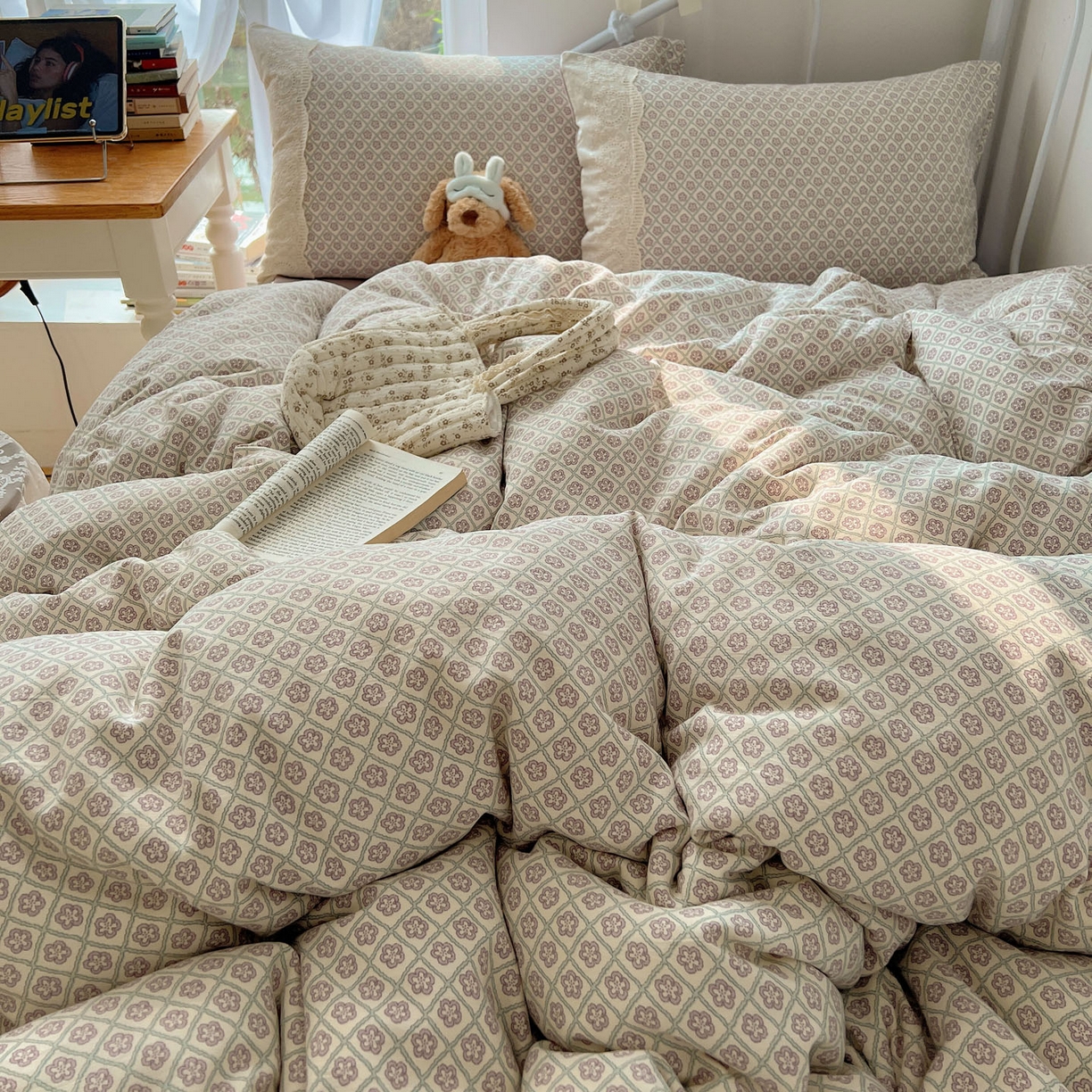 91家纺网 家纺一手货源 找家纺 优选 2025秋冬新品韩国小清新有氧提花人字纹双层纱全棉蕾丝花边加厚四件套 莫奈花园-大花边