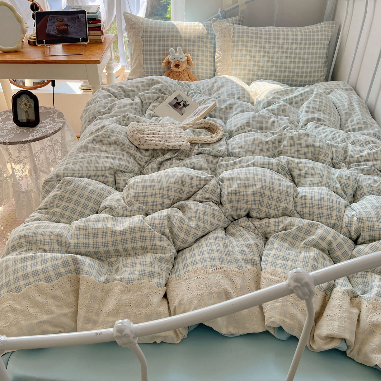 91家纺网 家纺一手货源 找家纺 优选 2025秋冬新品韩国小清新有氧提花人字纹双层纱全棉蕾丝花边加厚四件套 晚樱落海-大花边