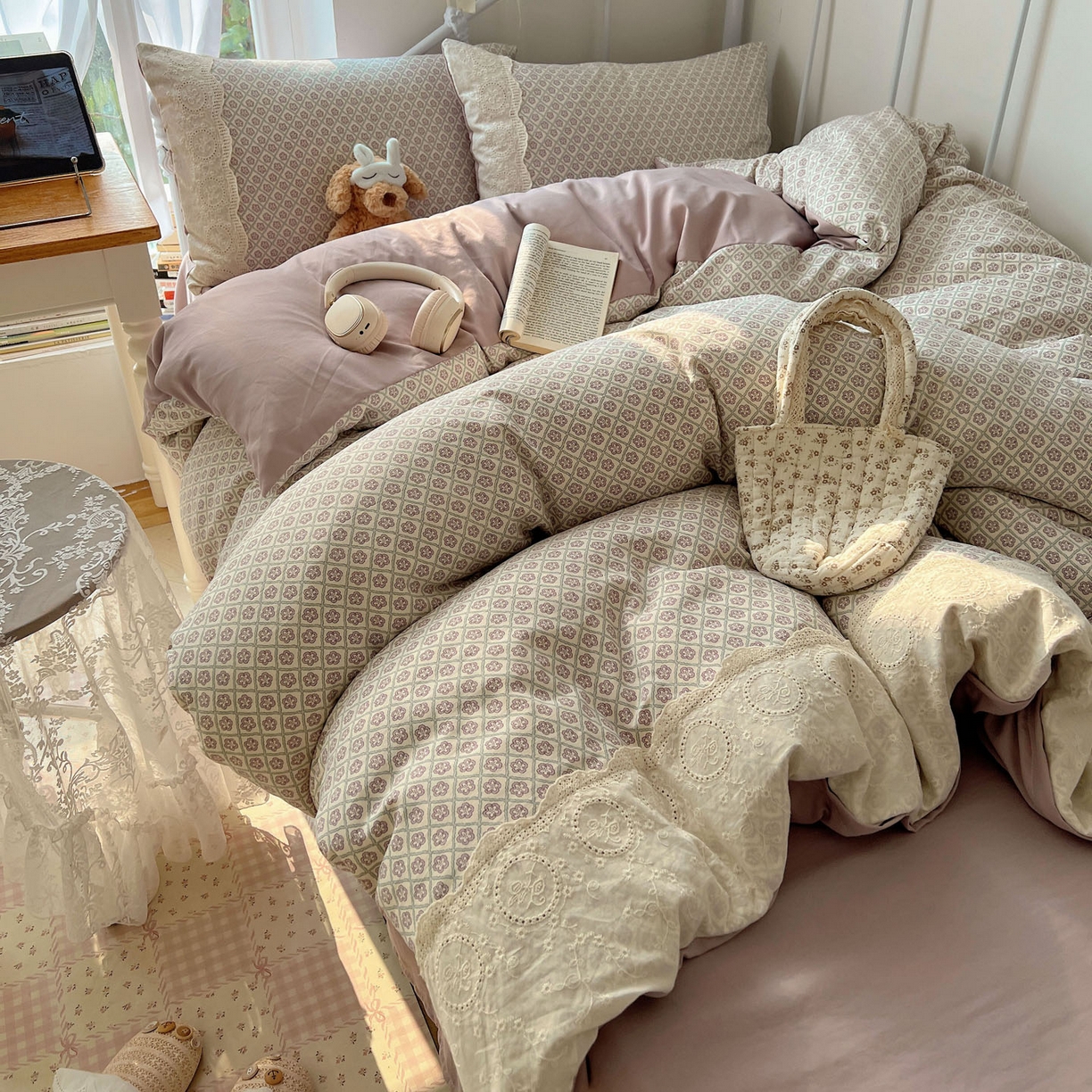 91家纺网 家纺一手货源 找家纺 优选 2025秋冬新品韩国小清新有氧提花人字纹双层纱全棉蕾丝花边加厚四件套 莫奈花园-大花边