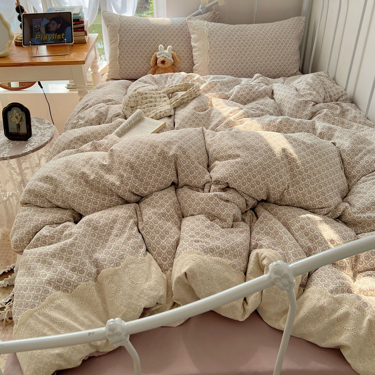 91家纺网 家纺一手货源 找家纺 优选 2025秋冬新品韩国小清新有氧提花人字纹双层纱全棉蕾丝花边加厚四件套 莫奈花园-大花边