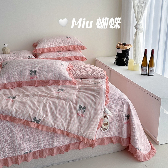91家纺网 家纺一手货源 找家纺 佰织鑫家居 2025秋冬新品全棉法式床盖款豆豆被四件套 Miu蝴蝶