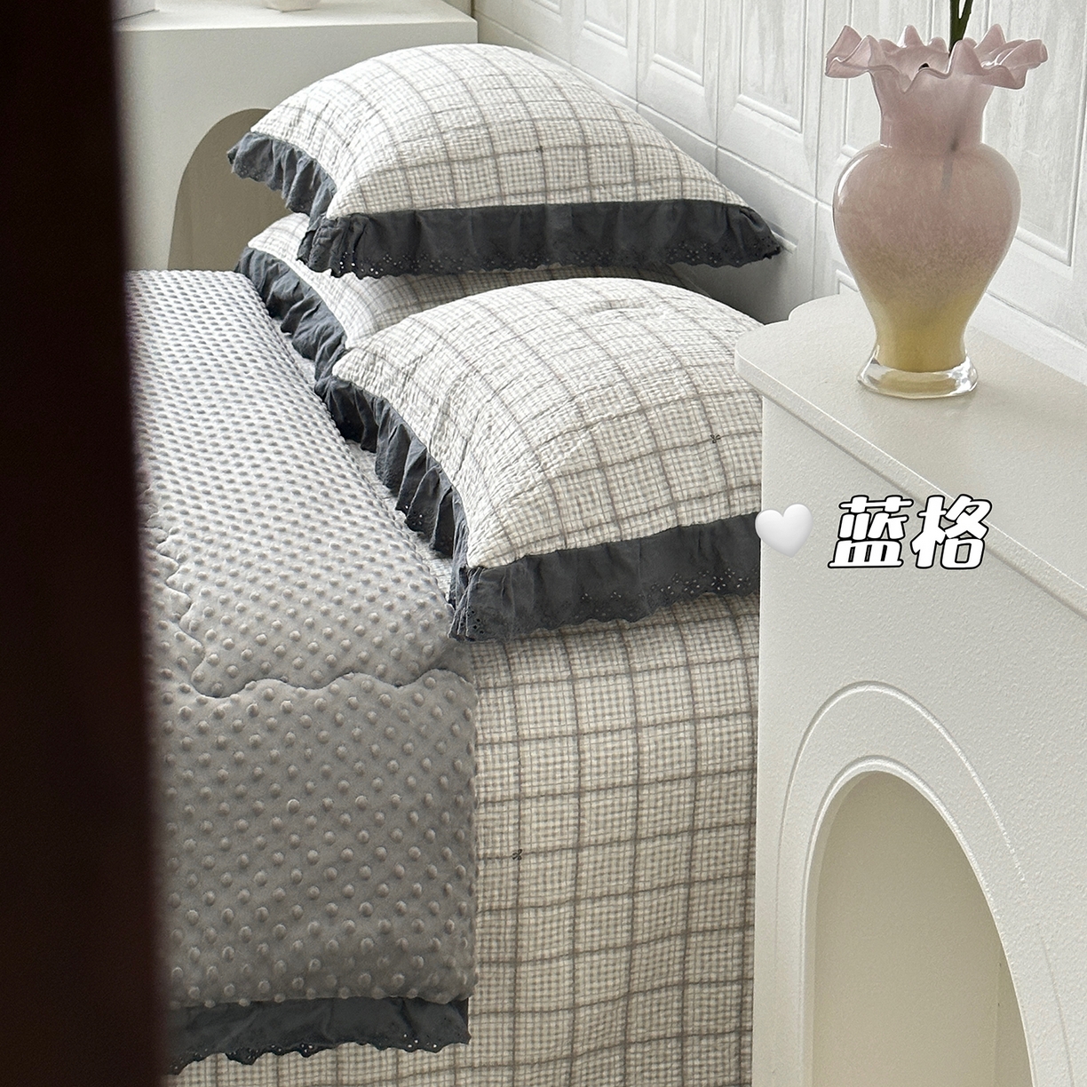 91家纺网 家纺一手货源 找家纺 佰织鑫家居 2025秋冬新品全棉法式床盖款豆豆被四件套 蓝格