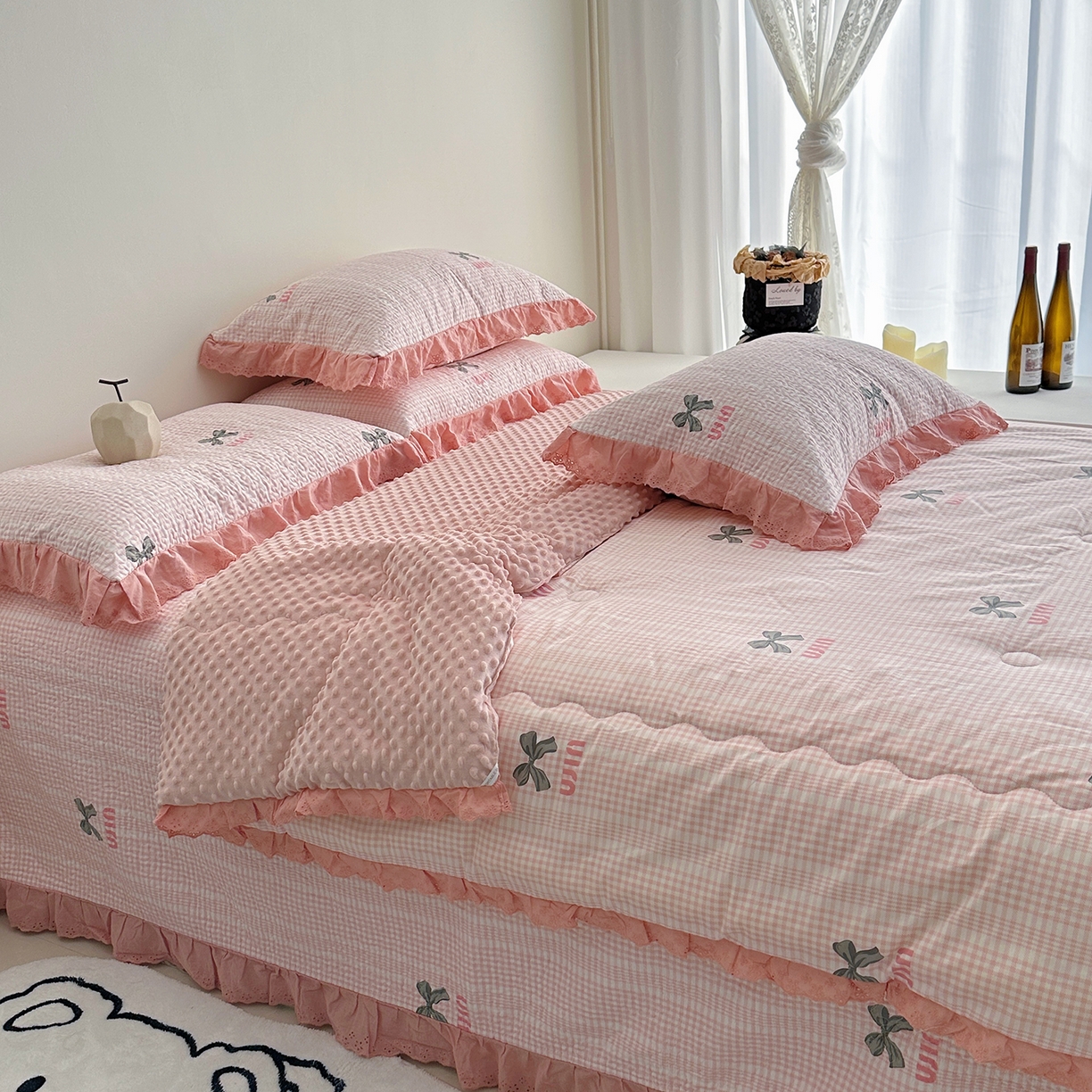 91家纺网 家纺一手货源 找家纺 佰织鑫家居 2025秋冬新品全棉法式床盖款豆豆被四件套 Miu蝴蝶