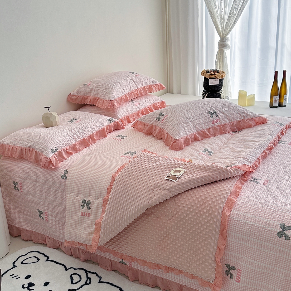 91家纺网 家纺一手货源 找家纺 佰织鑫家居 2025秋冬新品全棉法式床盖款豆豆被四件套 Miu蝴蝶