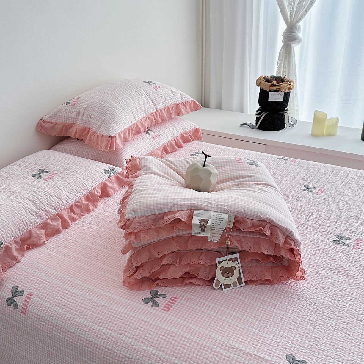 91家纺网 家纺一手货源 找家纺 佰织鑫家居 2025秋冬新品全棉法式床盖款豆豆被四件套 Miu蝴蝶