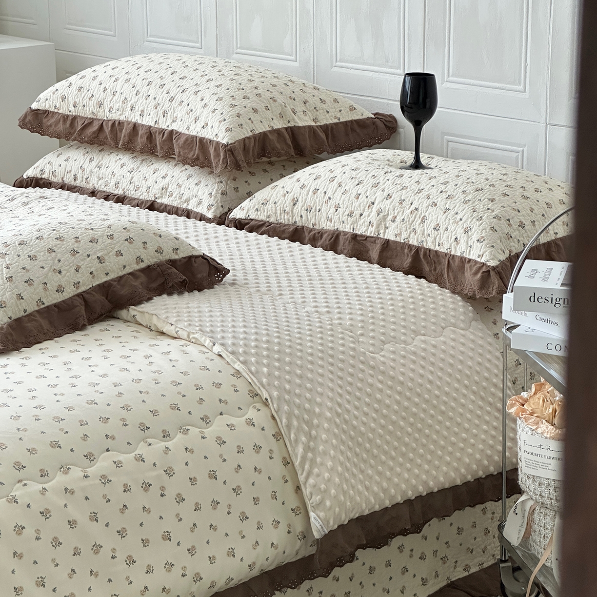 91家纺网 家纺一手货源 找家纺 佰织鑫家居 2025秋冬新品全棉法式床盖款豆豆被四件套 艾莎