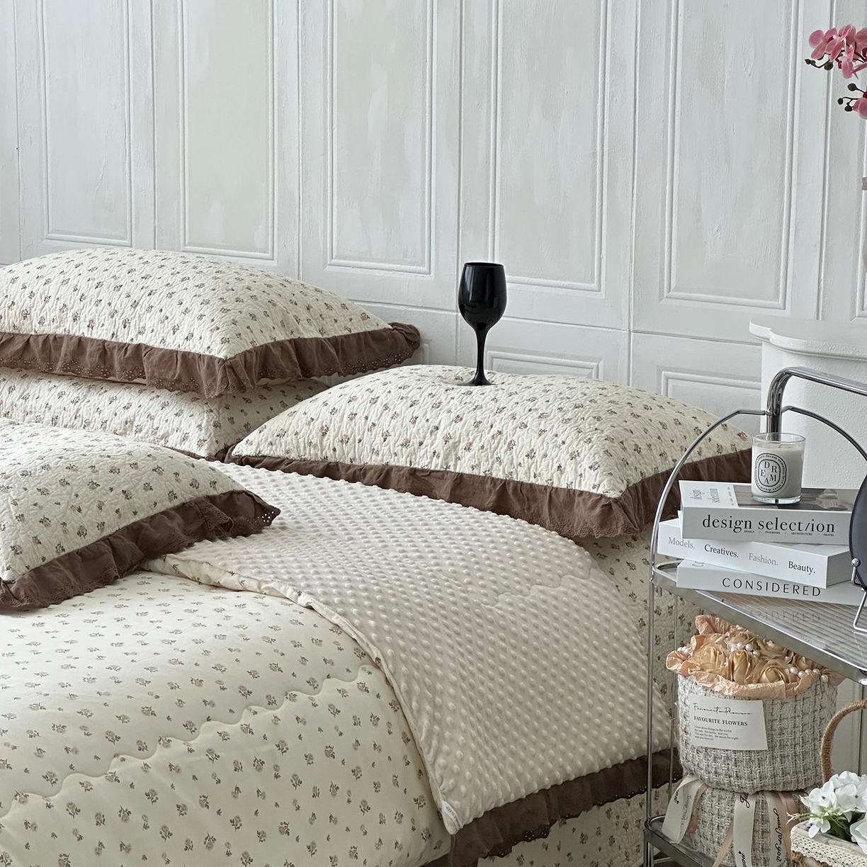 91家纺网 家纺一手货源 找家纺 佰织鑫家居 2025秋冬新品全棉法式床盖款豆豆被四件套 艾莎