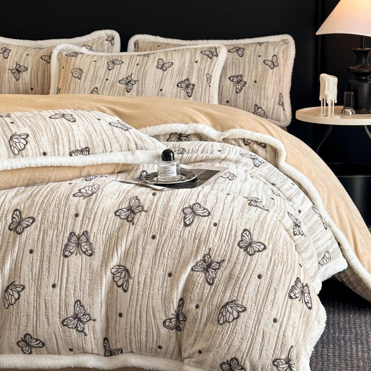 91家纺网 家纺一手货源 找家纺 （总）涵宸家纺 2025新款雕花牛奶绒四件套