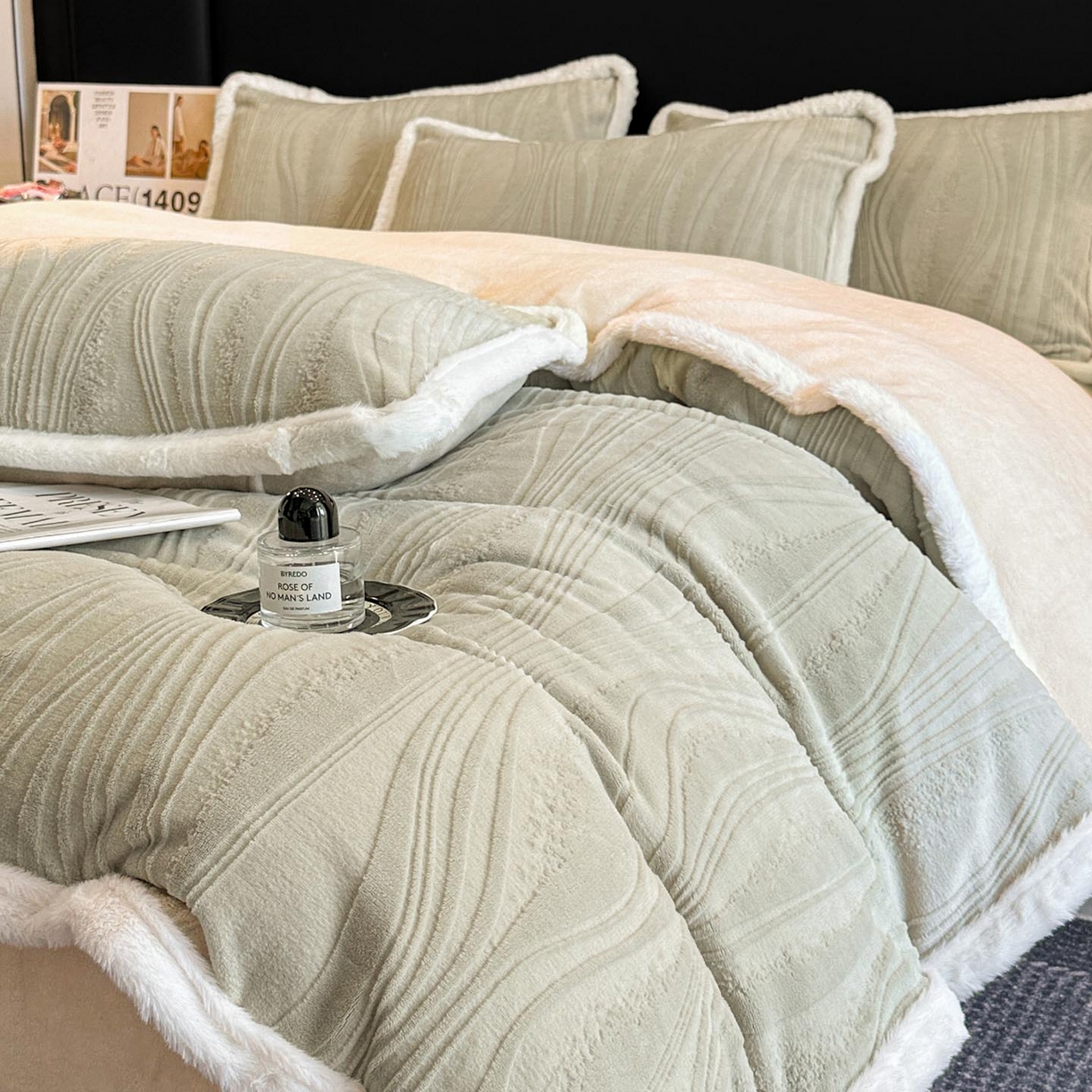 91家纺网 家纺一手货源 找家纺 涵宸家纺 2025新款雕花牛奶绒四件套 拾光-绿