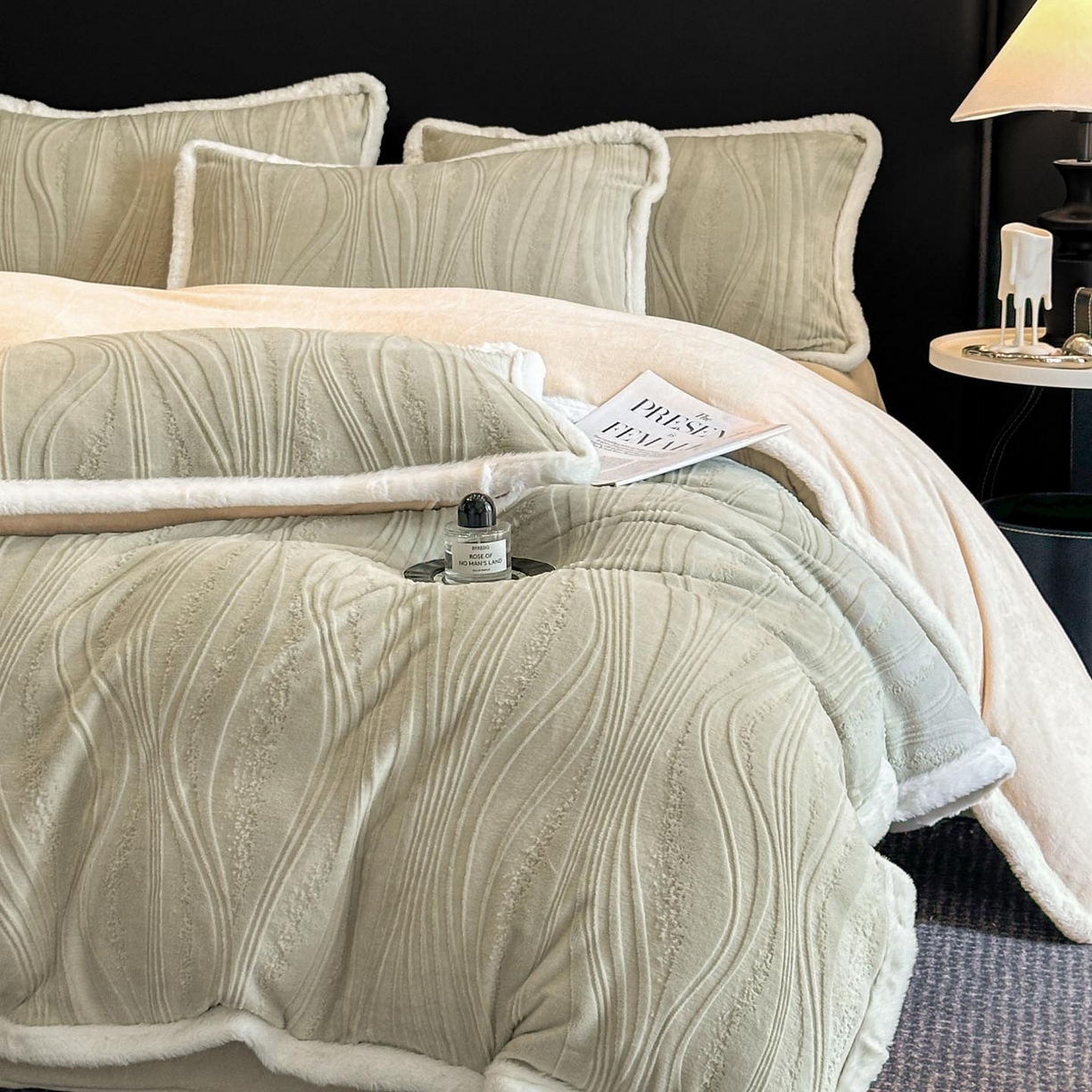 91家纺网 家纺一手货源 找家纺 涵宸家纺 2025新款雕花牛奶绒四件套 拾光-绿