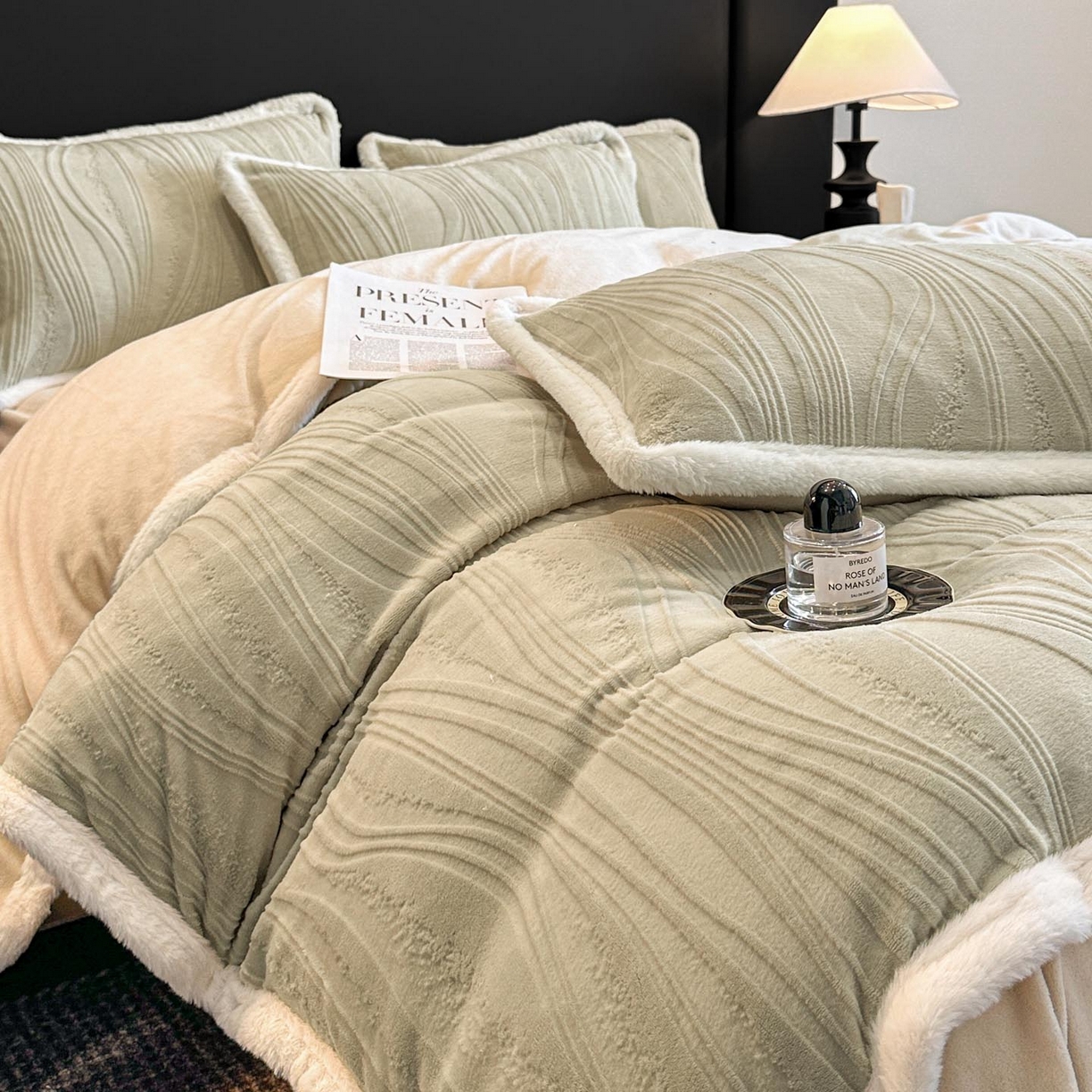 91家纺网 家纺一手货源 找家纺 涵宸家纺 2025新款雕花牛奶绒四件套 拾光-绿