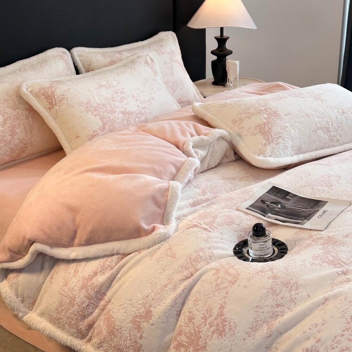 91家纺网 家纺一手货源 找家纺 涵宸家纺 2025新款雕花牛奶绒四件套 绿茵-粉