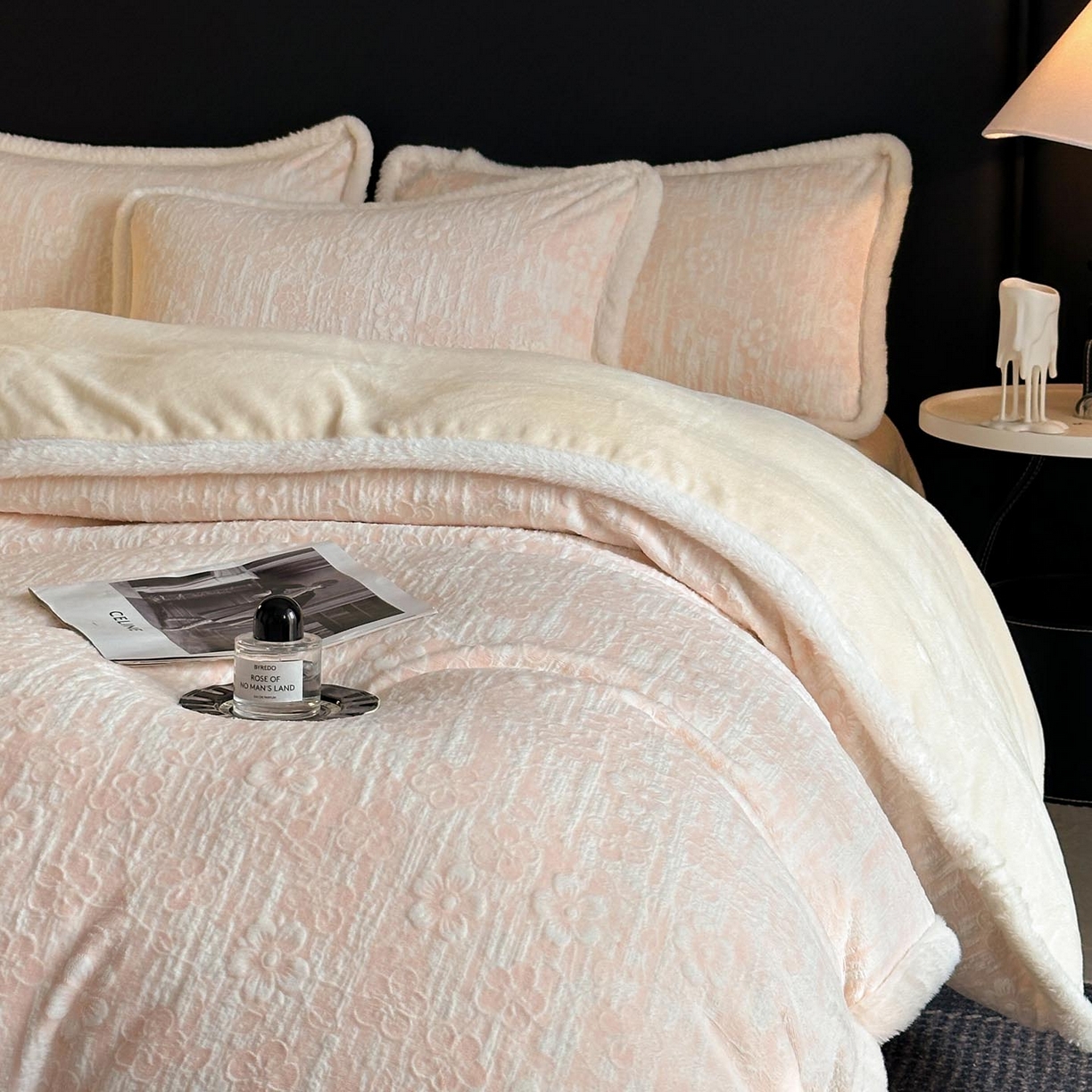 91家纺网 家纺一手货源 找家纺 涵宸家纺 2025新款雕花牛奶绒四件套 秋日花语