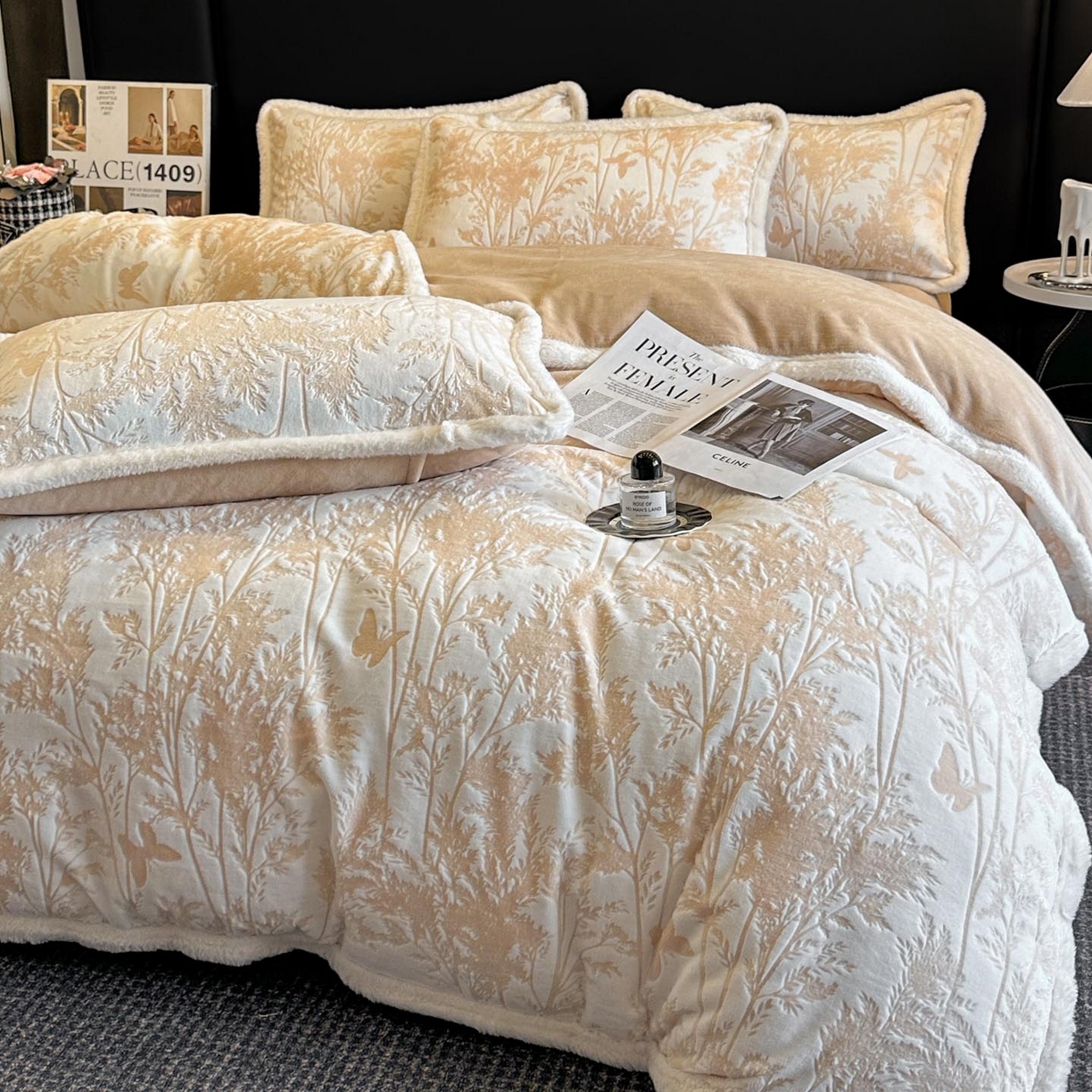 91家纺网 家纺一手货源 找家纺 涵宸家纺 2025新款雕花牛奶绒四件套 雨蝶-卡其