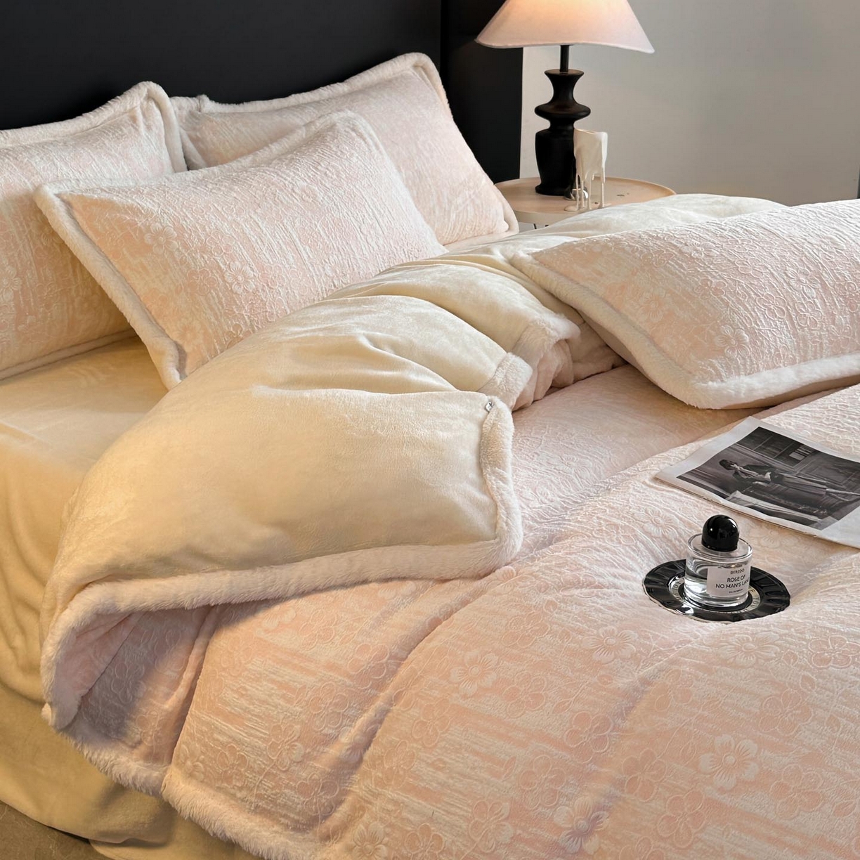 91家纺网 家纺一手货源 找家纺 涵宸家纺 2025新款雕花牛奶绒四件套 秋日花语