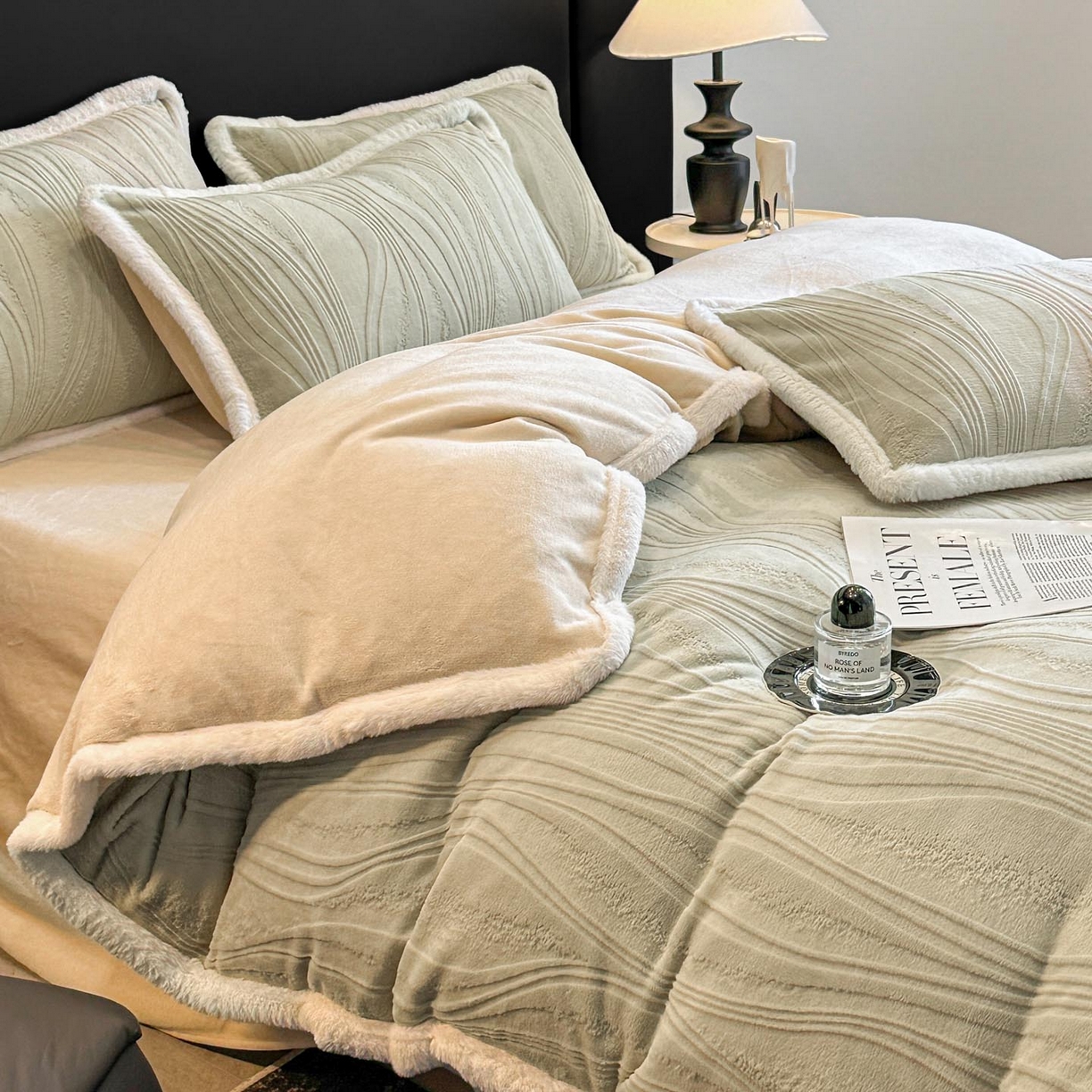 91家纺网 家纺一手货源 找家纺 涵宸家纺 2025新款雕花牛奶绒四件套 拾光-绿