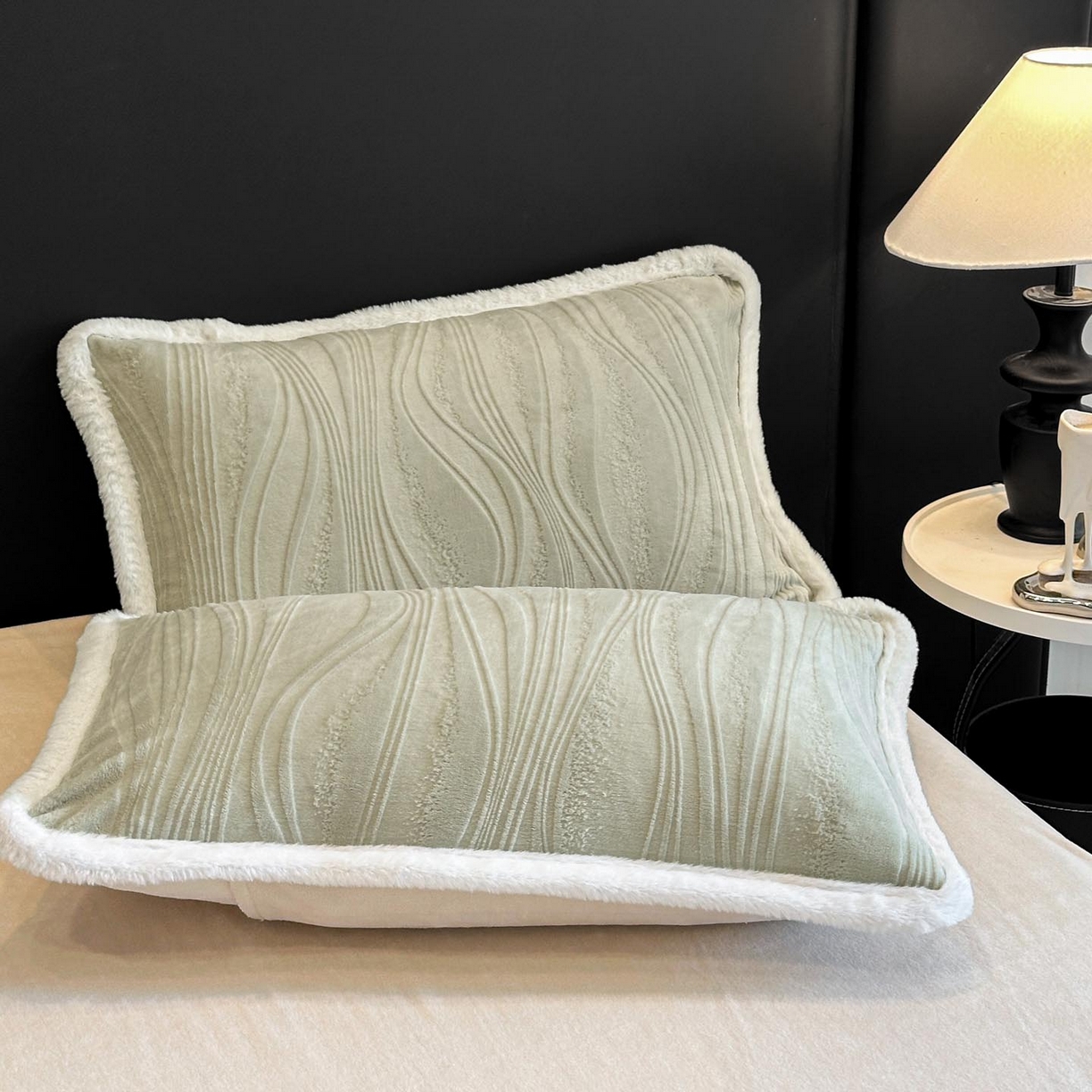 91家纺网 家纺一手货源 找家纺 涵宸家纺 2025新款雕花牛奶绒四件套 拾光-绿