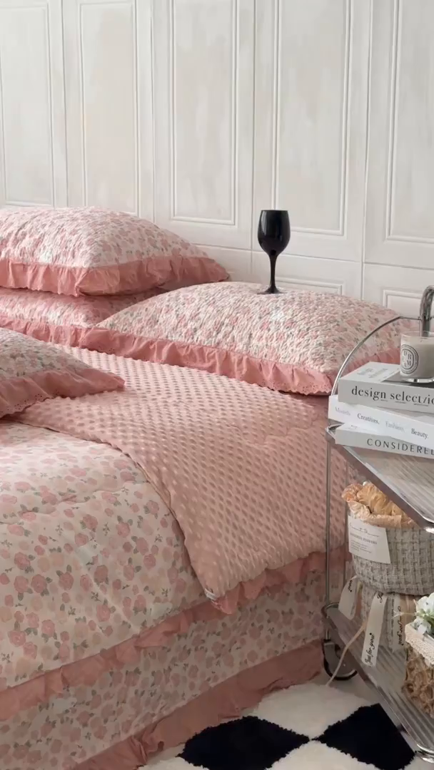 91家纺网 家纺一手货源 找家纺 佰织鑫家居 2025秋冬新品全棉法式床盖款豆豆被四件套 爱情故事