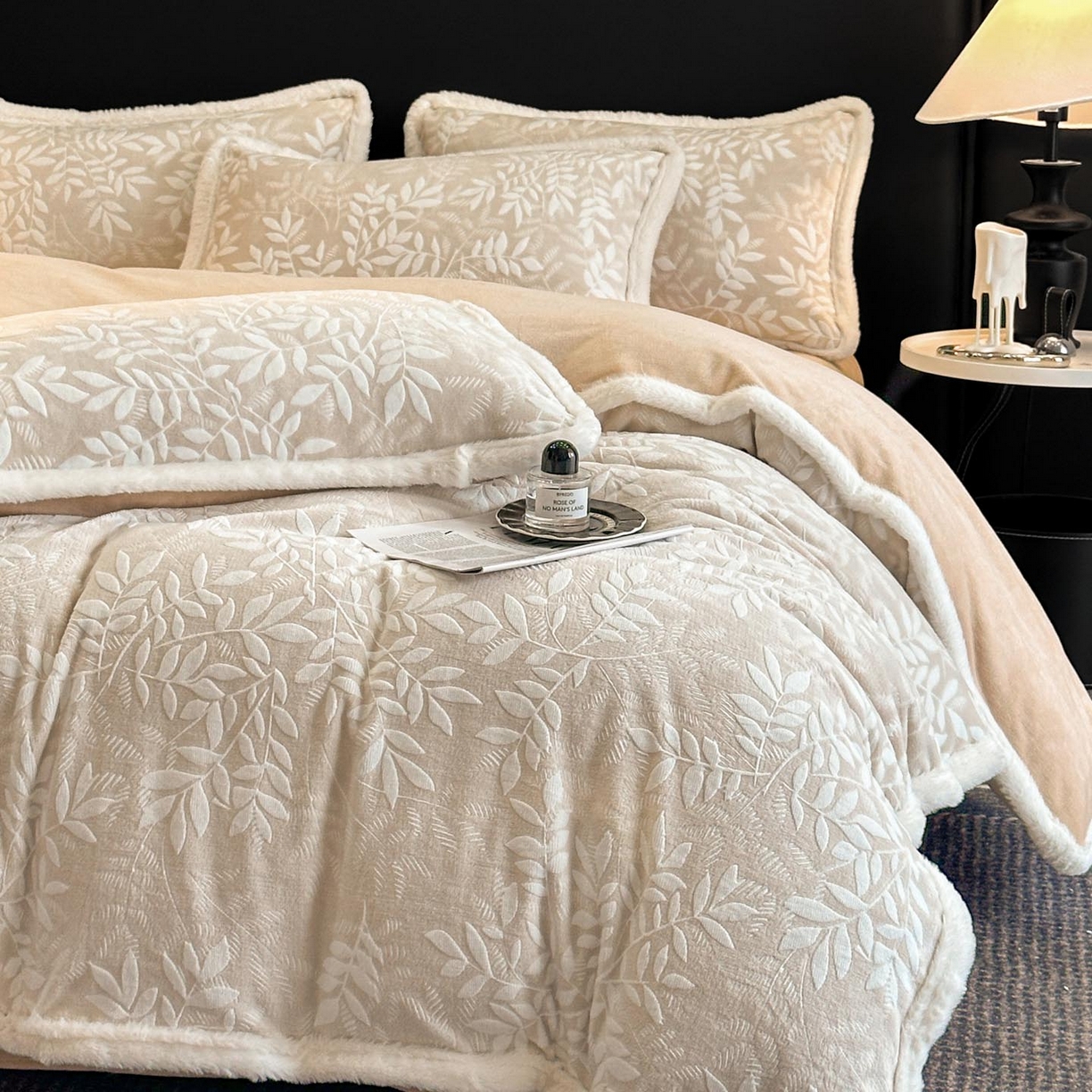 91家纺网 家纺一手货源 找家纺 涵宸家纺 2025新款雕花牛奶绒四件套 和春-米