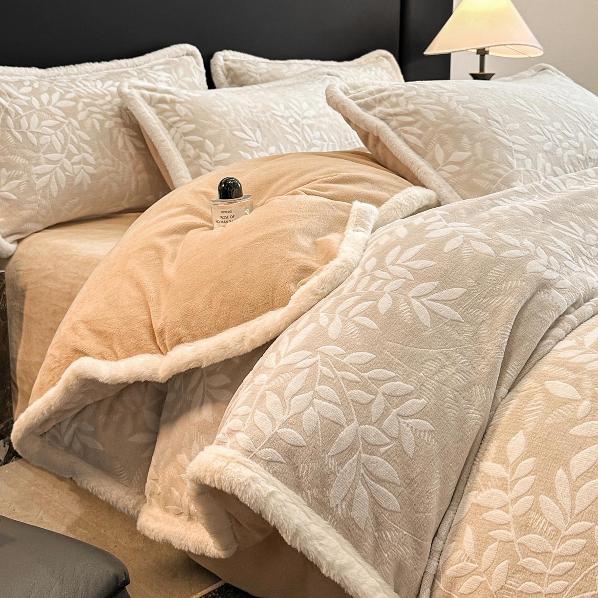 91家纺网 家纺一手货源 找家纺 涵宸家纺 2025新款雕花牛奶绒四件套 和春-米