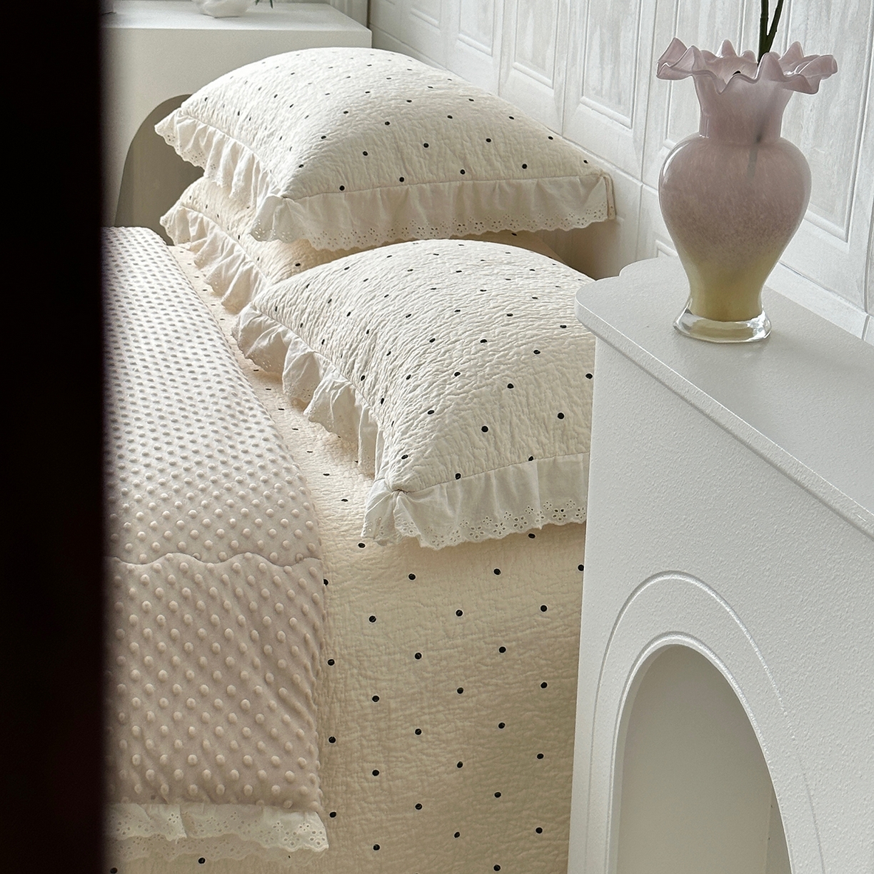 91家纺网 家纺一手货源 找家纺 佰织鑫家居 2025秋冬新品全棉法式床盖款豆豆被四件套 波点