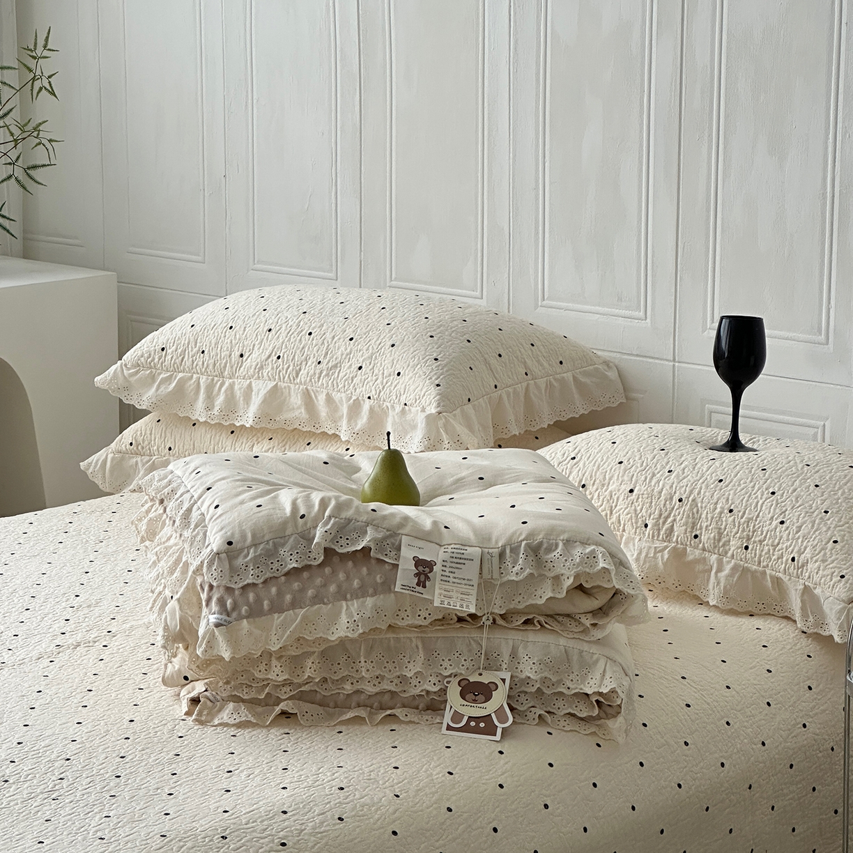 91家纺网 家纺一手货源 找家纺 佰织鑫家居 2025秋冬新品全棉法式床盖款豆豆被四件套 波点