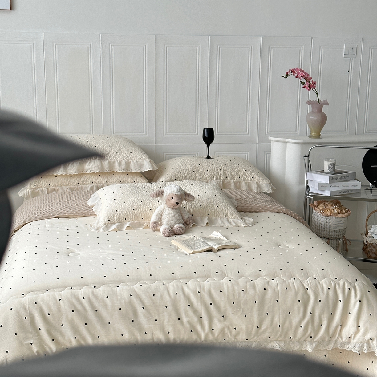 91家纺网 家纺一手货源 找家纺 佰织鑫家居 2025秋冬新品全棉法式床盖款豆豆被四件套 波点