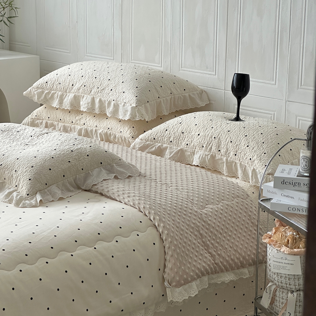 91家纺网 家纺一手货源 找家纺 佰织鑫家居 2025秋冬新品全棉法式床盖款豆豆被四件套 波点