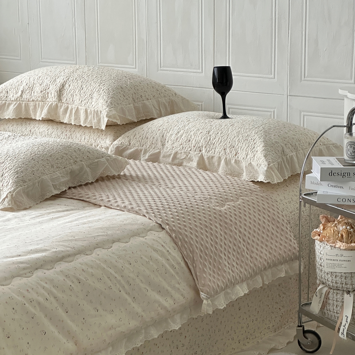 91家纺网 家纺一手货源 找家纺 佰织鑫家居 2025秋冬新品全棉法式床盖款豆豆被四件套 花朵儿