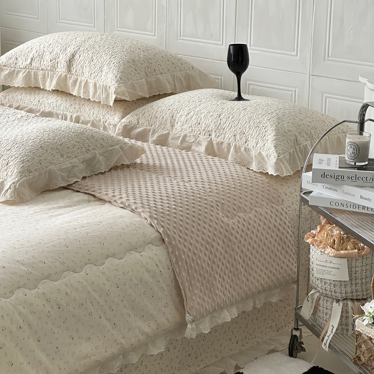 91家纺网 家纺一手货源 找家纺 佰织鑫家居 2025秋冬新品全棉法式床盖款豆豆被四件套 花朵儿