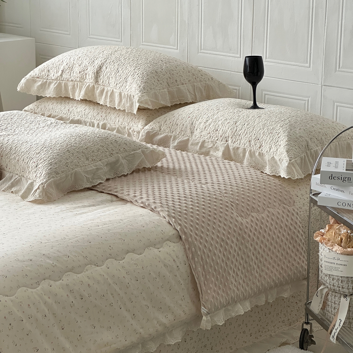 91家纺网 家纺一手货源 找家纺 佰织鑫家居 2025秋冬新品全棉法式床盖款豆豆被四件套 花朵儿