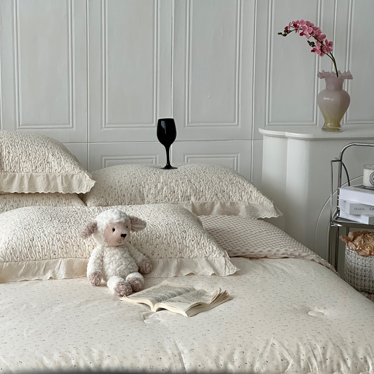 91家纺网 家纺一手货源 找家纺 佰织鑫家居 2025秋冬新品全棉法式床盖款豆豆被四件套 花朵儿