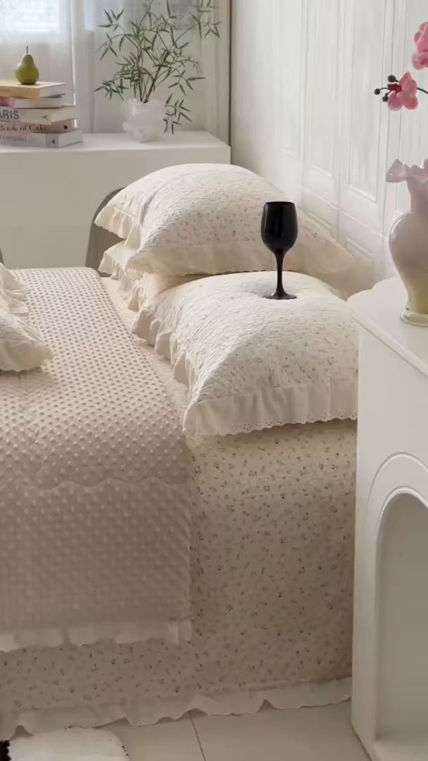 91家纺网 家纺一手货源 找家纺 佰织鑫家居 2025秋冬新品全棉法式床盖款豆豆被四件套 花朵儿