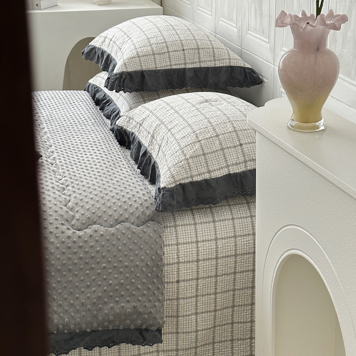 91家纺网 家纺一手货源 找家纺 佰织鑫家居 2025秋冬新品全棉法式床盖款豆豆被四件套 蓝格