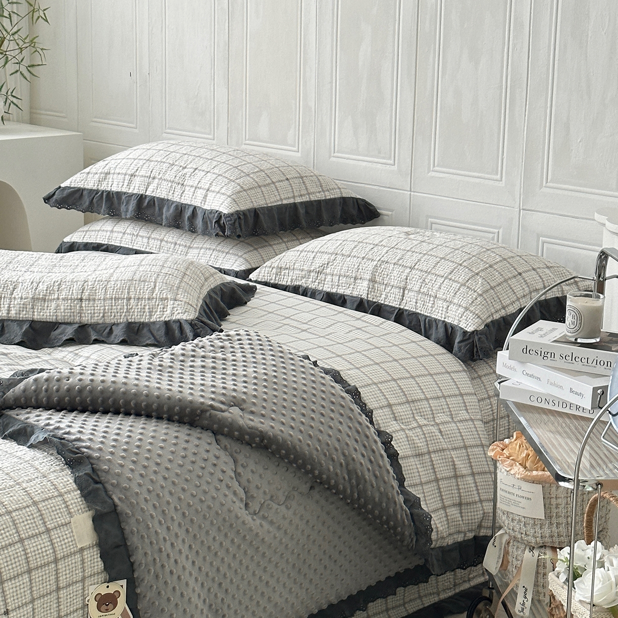 91家纺网 家纺一手货源 找家纺 佰织鑫家居 2025秋冬新品全棉法式床盖款豆豆被四件套 蓝格