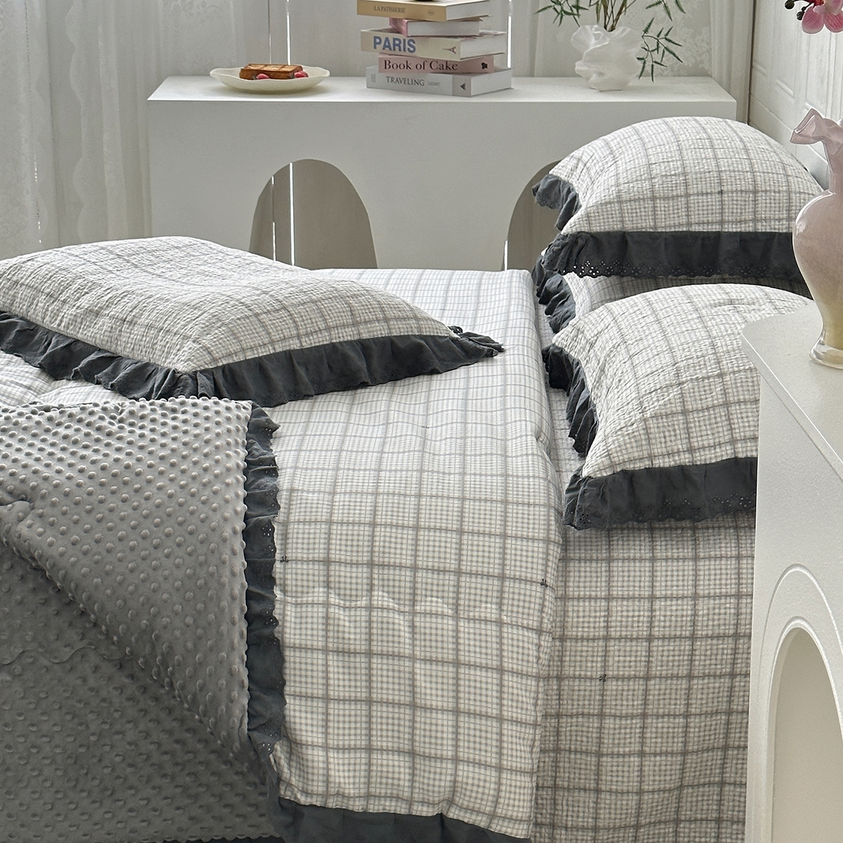 91家纺网 家纺一手货源 找家纺 佰织鑫家居 2025秋冬新品全棉法式床盖款豆豆被四件套 蓝格