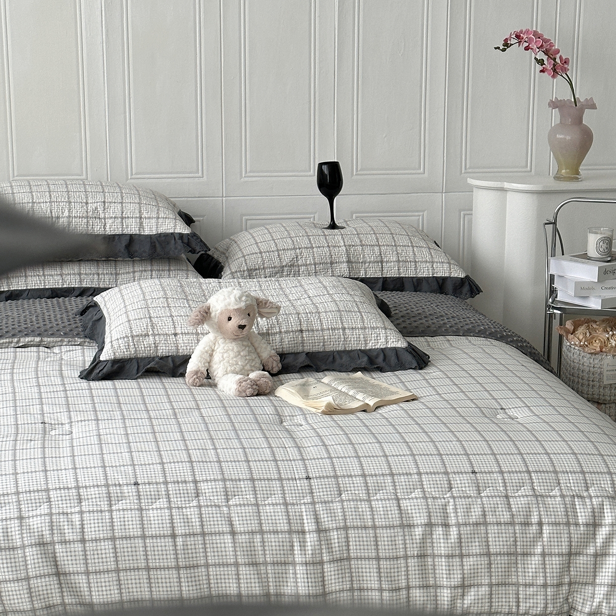 91家纺网 家纺一手货源 找家纺 佰织鑫家居 2025秋冬新品全棉法式床盖款豆豆被四件套 蓝格