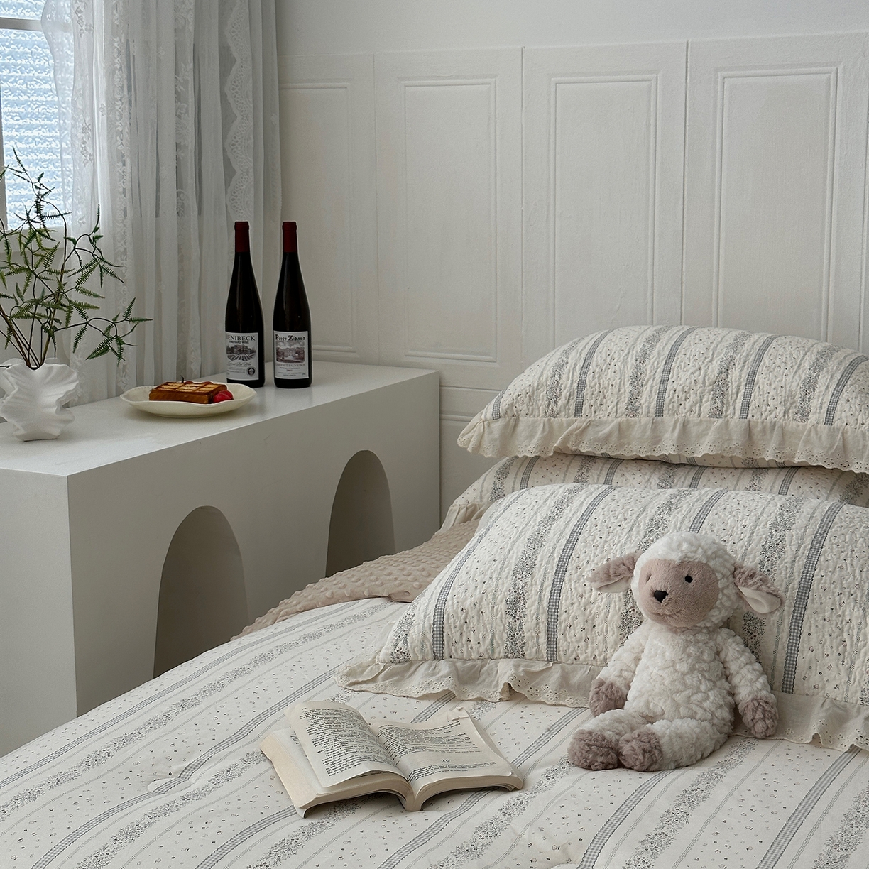 91家纺网 家纺一手货源 找家纺 佰织鑫家居 2025秋冬新品全棉法式床盖款豆豆被四件套 蓝山