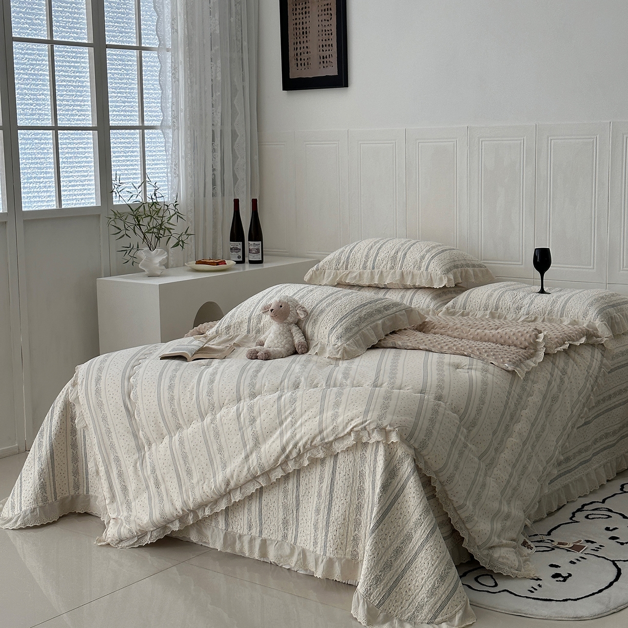 91家纺网 家纺一手货源 找家纺 佰织鑫家居 2025秋冬新品全棉法式床盖款豆豆被四件套 蓝山