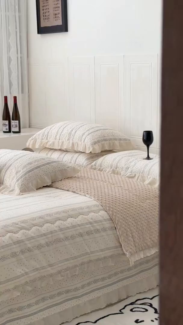 91家纺网 家纺一手货源 找家纺 佰织鑫家居 2025秋冬新品全棉法式床盖款豆豆被四件套 蓝山