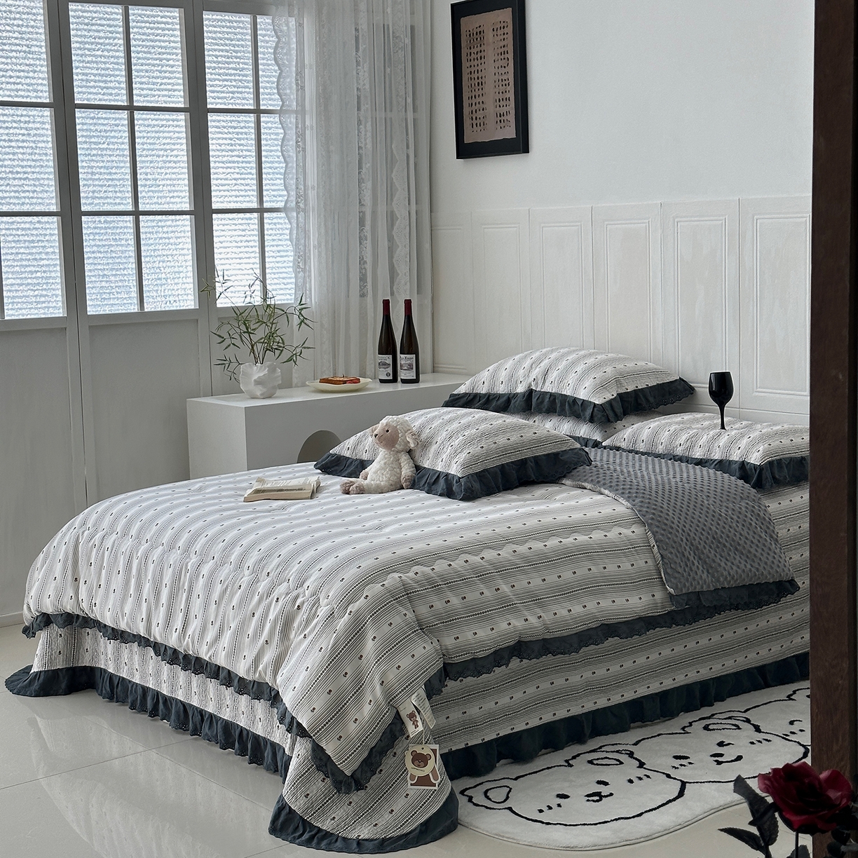 91家纺网 家纺一手货源 找家纺 佰织鑫家居 2025秋冬新品全棉法式床盖款豆豆被四件套 伦敦雾灰