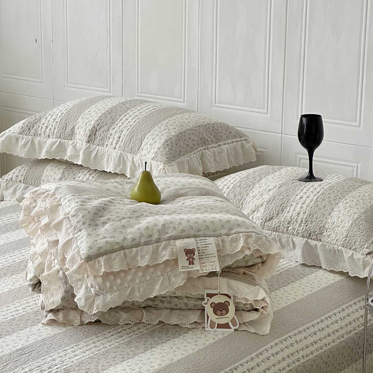 91家纺网 家纺一手货源 找家纺 佰织鑫家居 2025秋冬新品全棉法式床盖款豆豆被四件套 思念