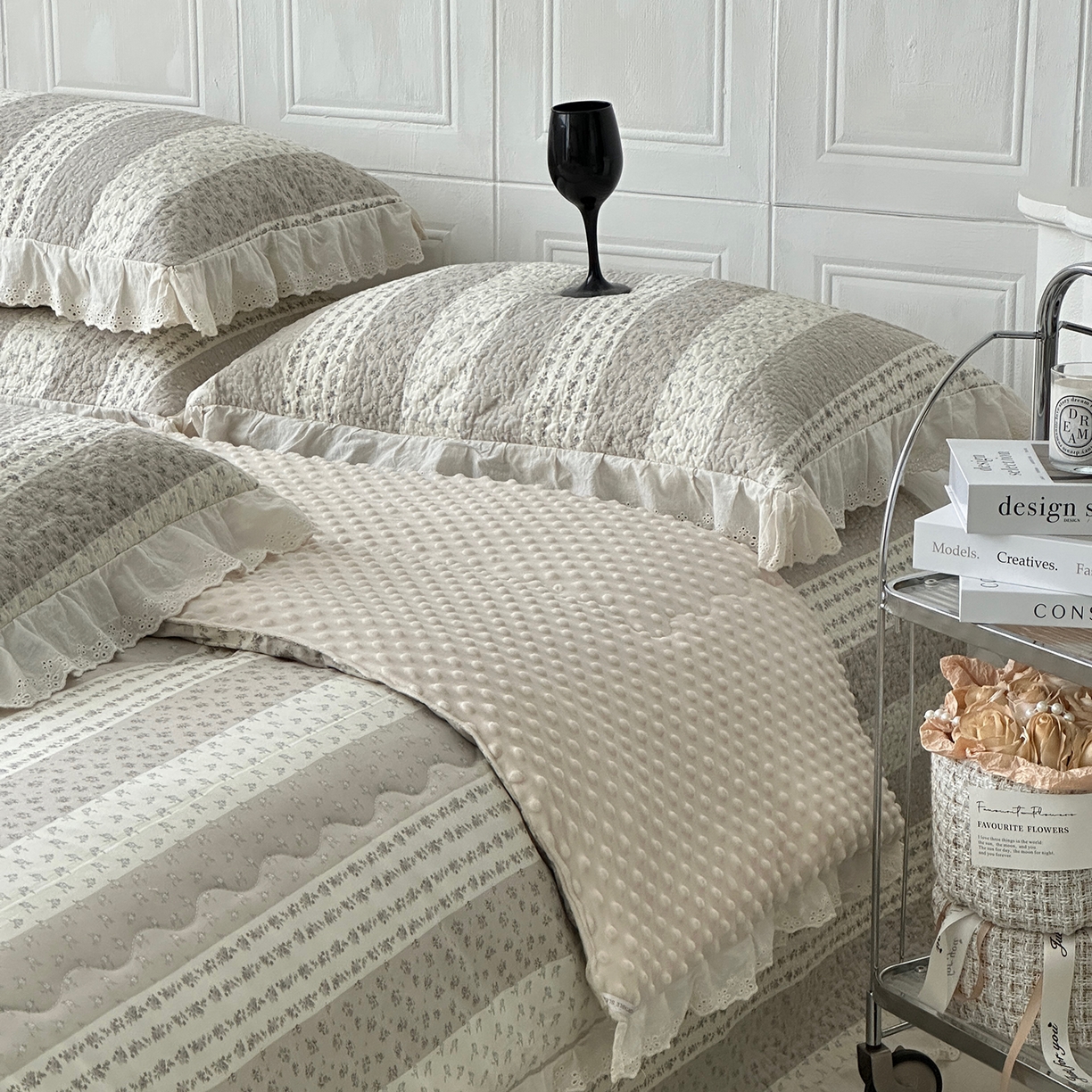 91家纺网 家纺一手货源 找家纺 佰织鑫家居 2025秋冬新品全棉法式床盖款豆豆被四件套 思念